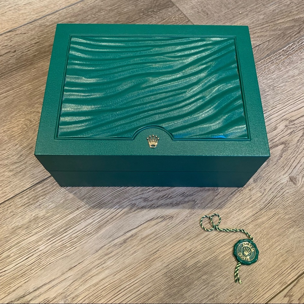 - Authentic Rolex watch box, tag & paperwork - Picture 3 of 9